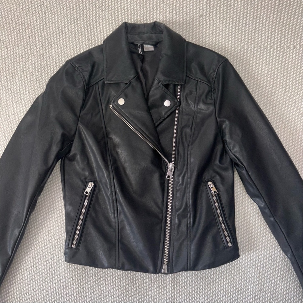 Divided H&M Black Cropped Faux Leather Jacket Motorcycle Biker Sz Xs